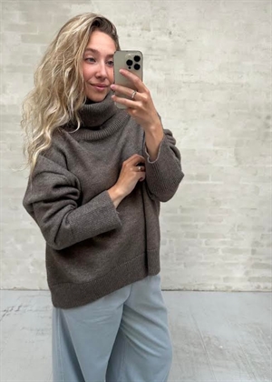 Olga t-neck knit Dark Melange Boii Studios 